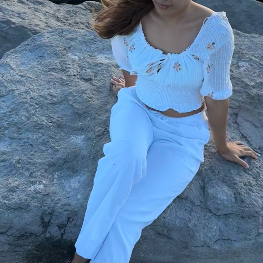 Cottage core  Floral Smocked Blouse in Cream NWOT